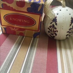 Vintage Estee Lauder Knowing fragrance pomander